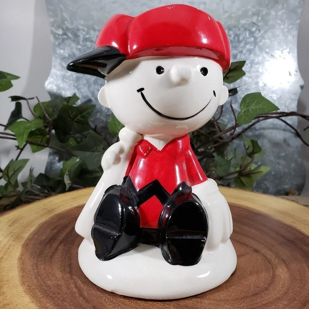 Vintage‎ Charlie Brown Candle Holding a Bat & Glove Wearing Red Baseball Cap